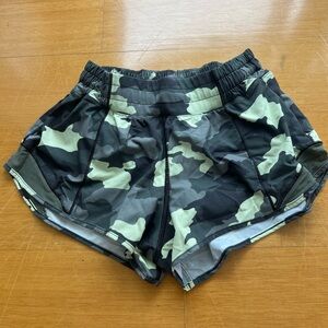 Lululemon women’s hotty hot shorts